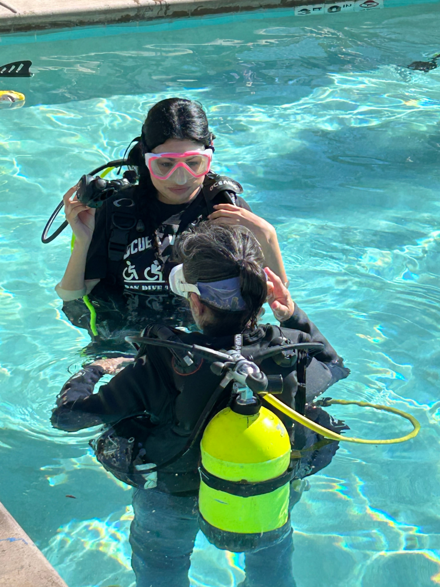 Scuba instructor and student